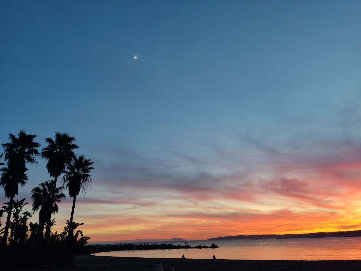 Front Sea View Penthouse Apartment Estepona Luaran gambar