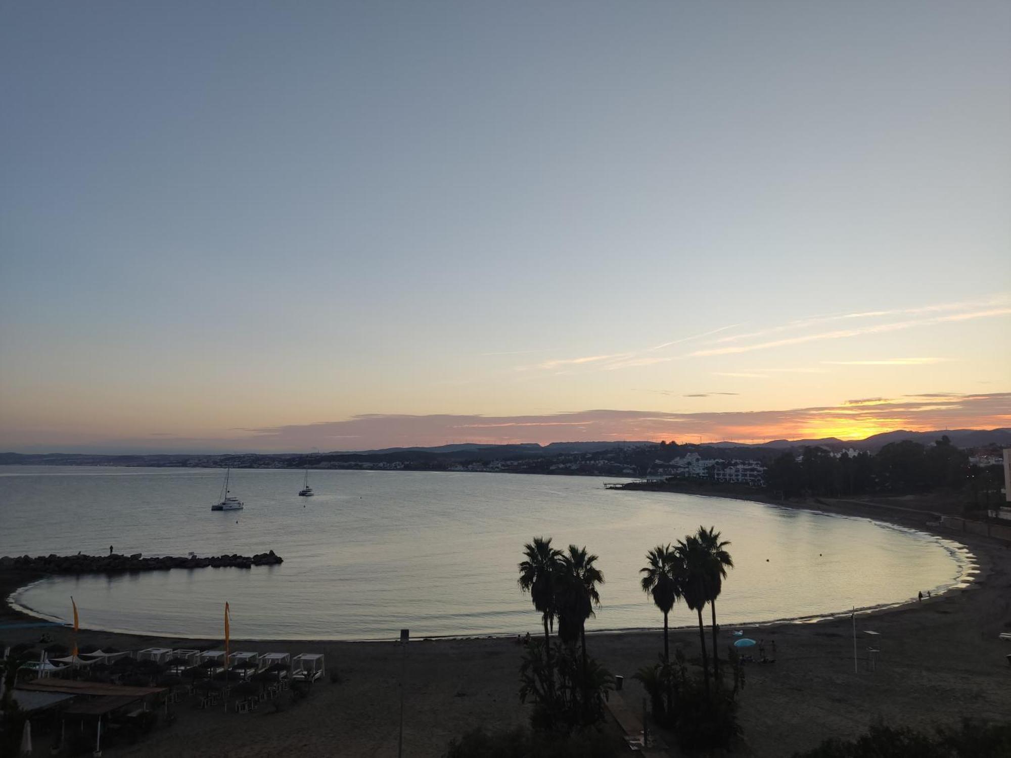 Front Sea View Penthouse Apartment Estepona Luaran gambar
