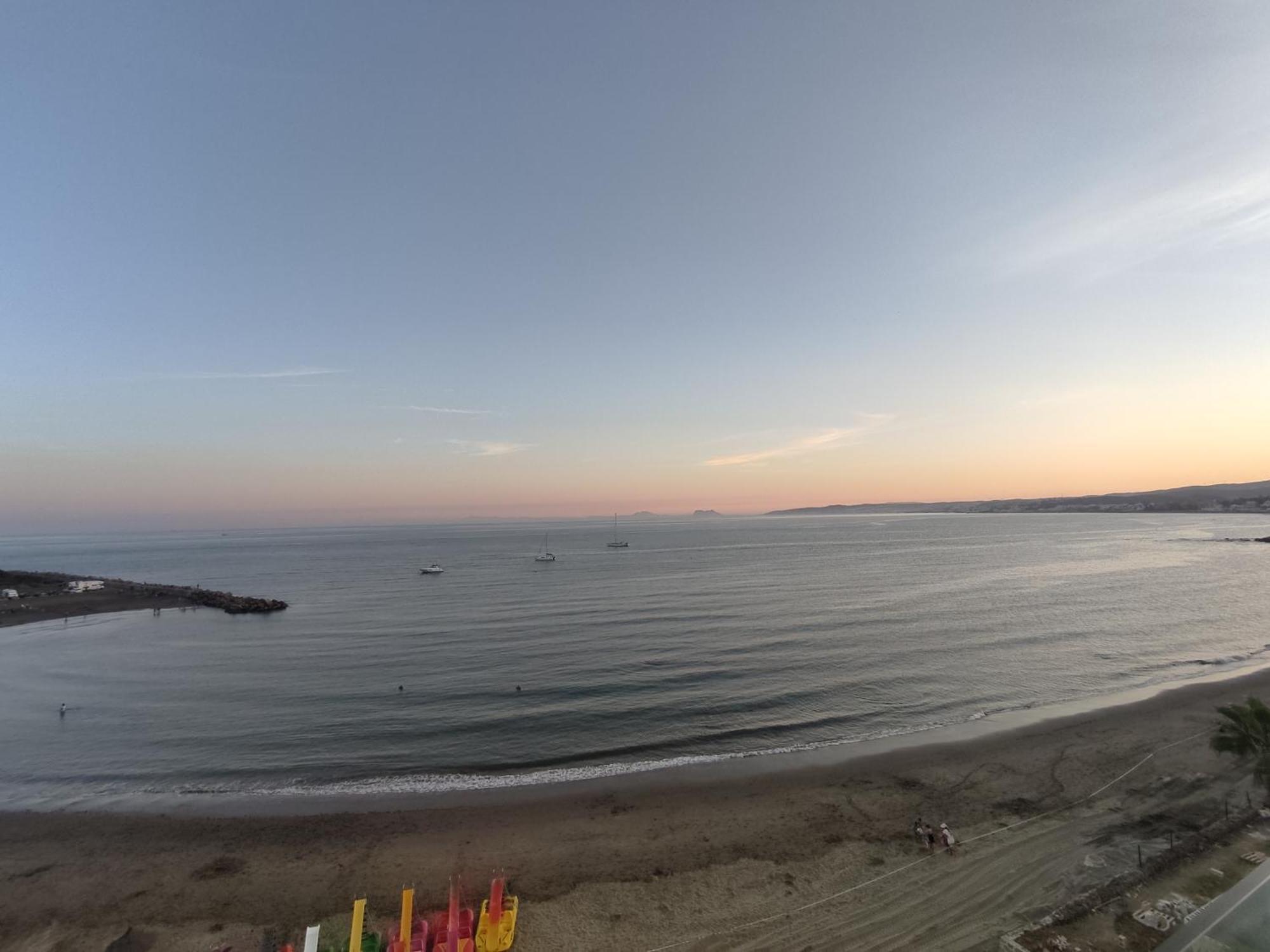 Front Sea View Penthouse Apartment Estepona Luaran gambar